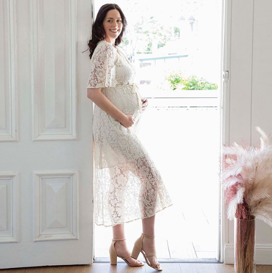 What to Wear for Your Maternity Photoshoot